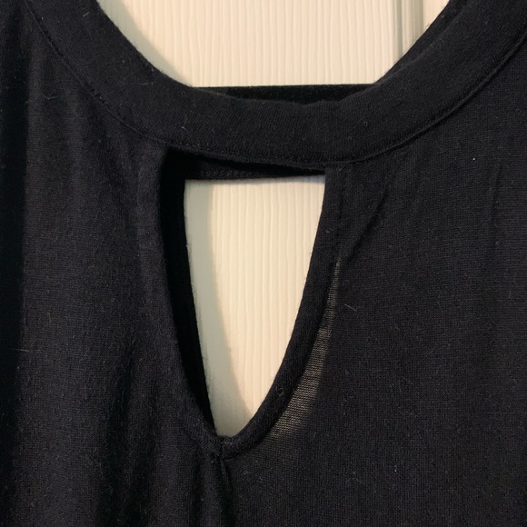 black going out top - Picture 2 of 2